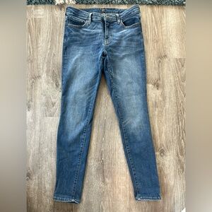 GAP Brand women’s legging jeans. Size 29R.